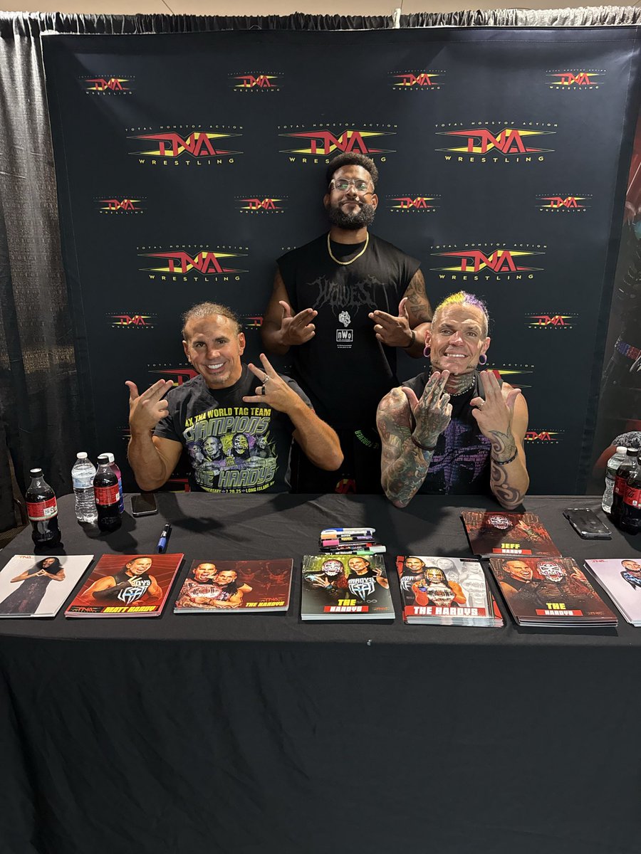 cwash_02's tweet photo. Still hype over that time I met @MATTHARDYBRAND @JEFFHARDYBRAND @bullyray5150 @TestifyDVon #BoundForGlory https://t.co/JcPb6rAsmS