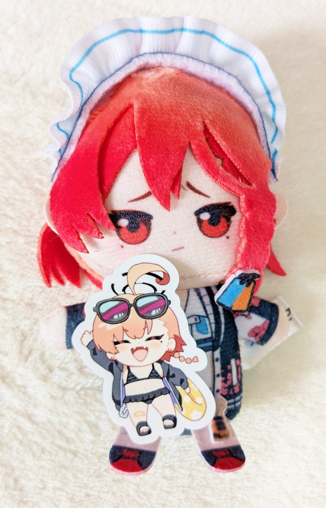 水着ネルステッカー再販したので冬コミに持っていきます!
前回より少しだけ大きめです。比較するとこんな感じ 