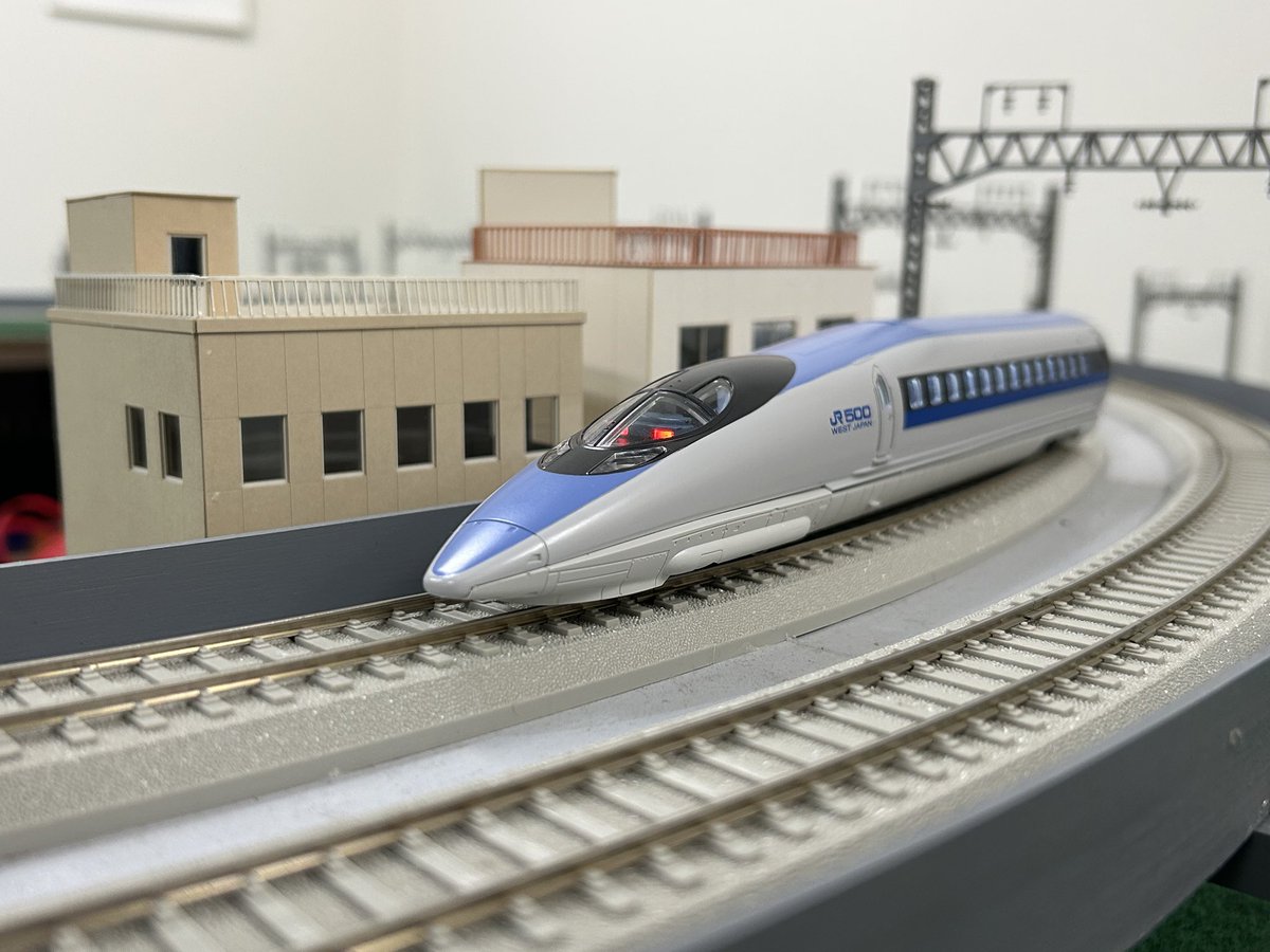 こんにちは！ 大阪店では500系新幹線のサンプル品(フルセット)を展示中