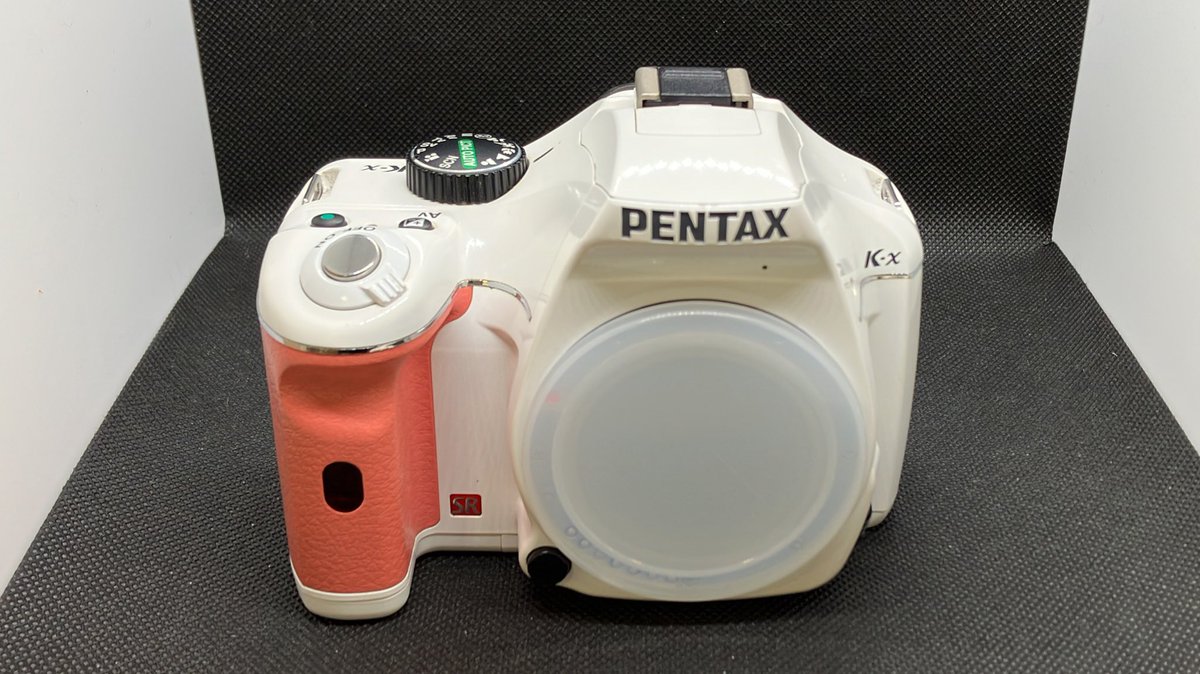 可愛らしいカラーのPENTAX K-X入荷しました✨ お売りいただき