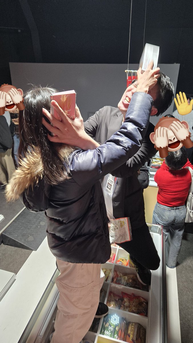 こんな写真撮られちゃいました。
 youtube.com/shorts/fmYEjsO… 

#炎上展
#冷ケース上で喧嘩してみた
#リバティーピース
