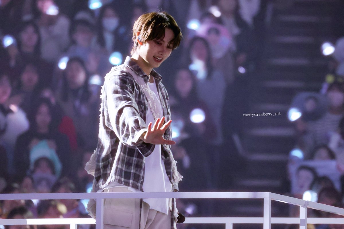 𝒄𝒉𝒆𝒓𝒓𝒚𝒔𝒕𝒓𝒂𝒘𝒃𝒆𝒓𝒓𝒚_406 tweet media