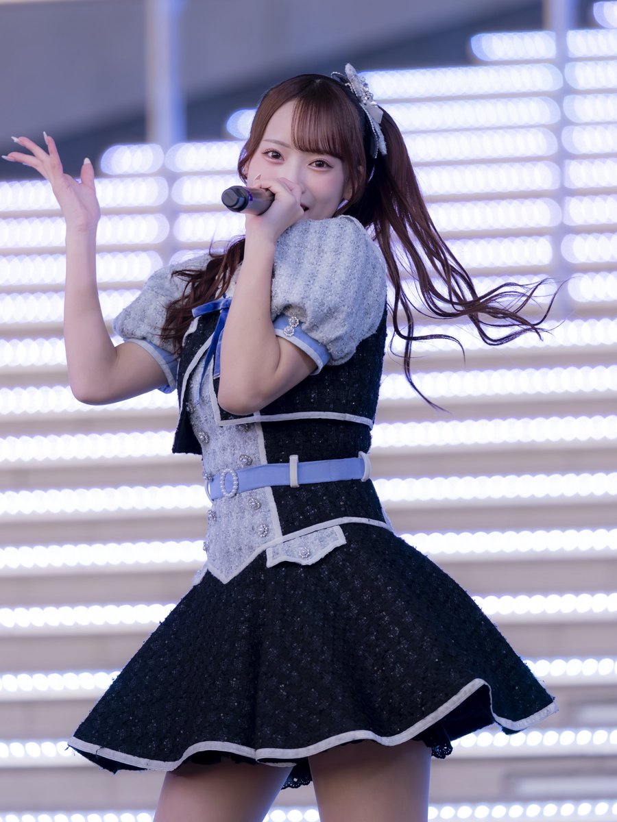 2025.12.17 高嶺のなでしこ 1st ALBUM 「見上げるたびに、恋をする