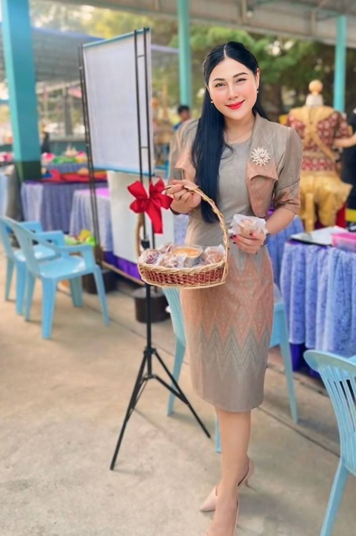 อายุ 42 ปี สถานะ 
โสดลูกติด  
#สเปค ชอบคนสะอาดพูดจาดี สุภาพ😍🐻
 #นครปฐม 

จงเป็นผู้หญิงที่ สวย สดใส ร่าเริง  มีความสุข หาเงินเก่ง