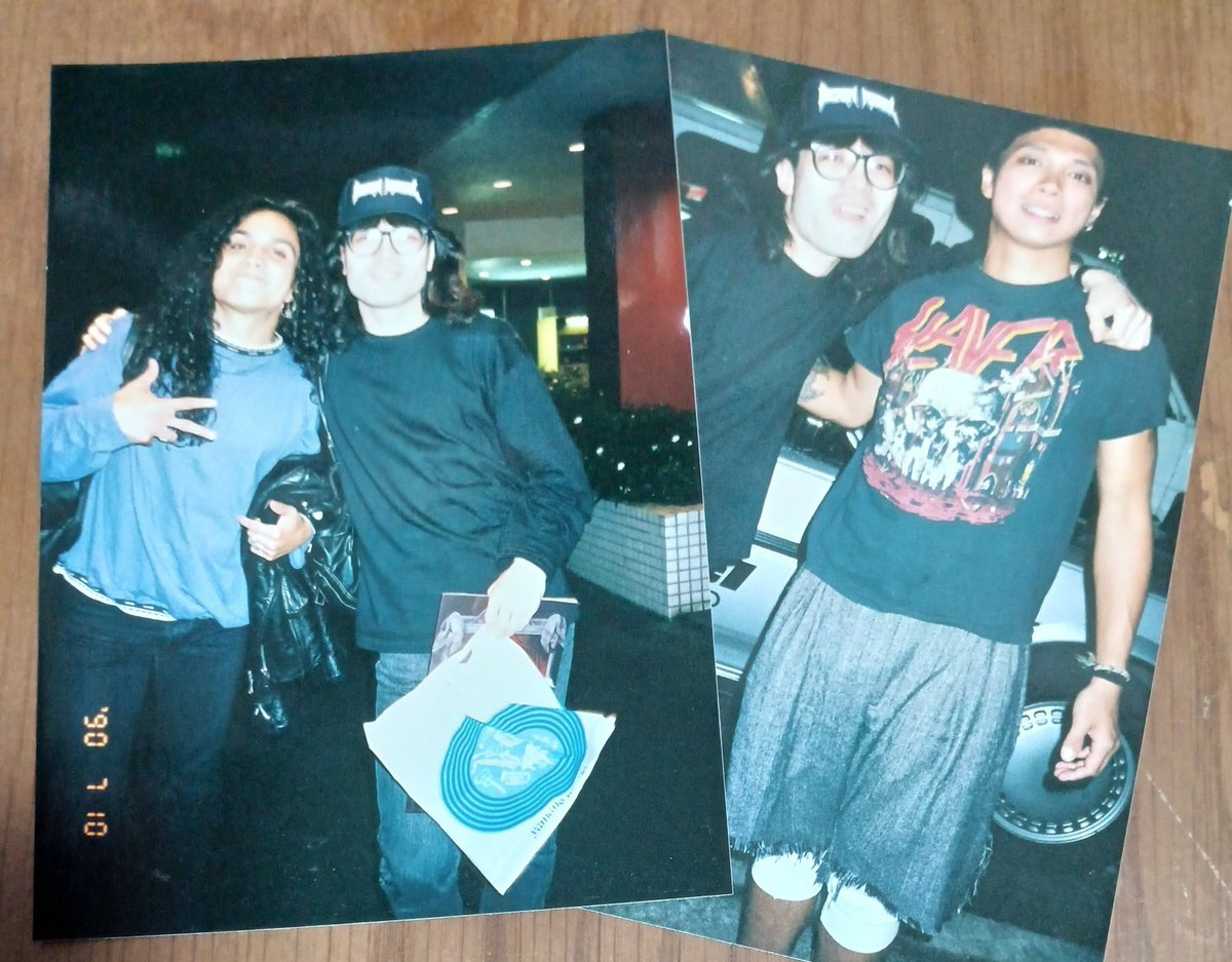 何故か、このパンフにサインをコンプリートするのに燃えてました