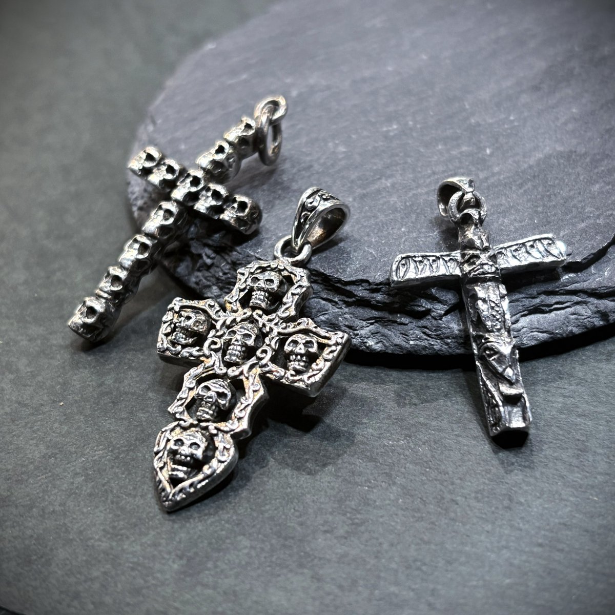 蕎*湯様 シルバー 十字架 ペンダント 楽天市場】【goodvibrations】七つの大罪 クロス（十字架） ベル