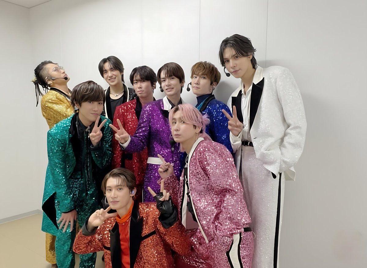 SN_BEST_ALBUM's tweet photo. 📣Mステ SUPER LIVE 2025 出演情報⛄️

12月26日(金)
ミュージックステーション SUPER LIVE 2025 にて
Snow Man が2曲を披露🎶

🎤 カリスマックス
🎤 D.D.

年末を彩るスペシャルステージにご注目ください🕶️

#SnowMan
#Mステ
#Mステスーパーライブ
#Mステスーパーライブ2025 https://t.co/oXWW6YHZrE