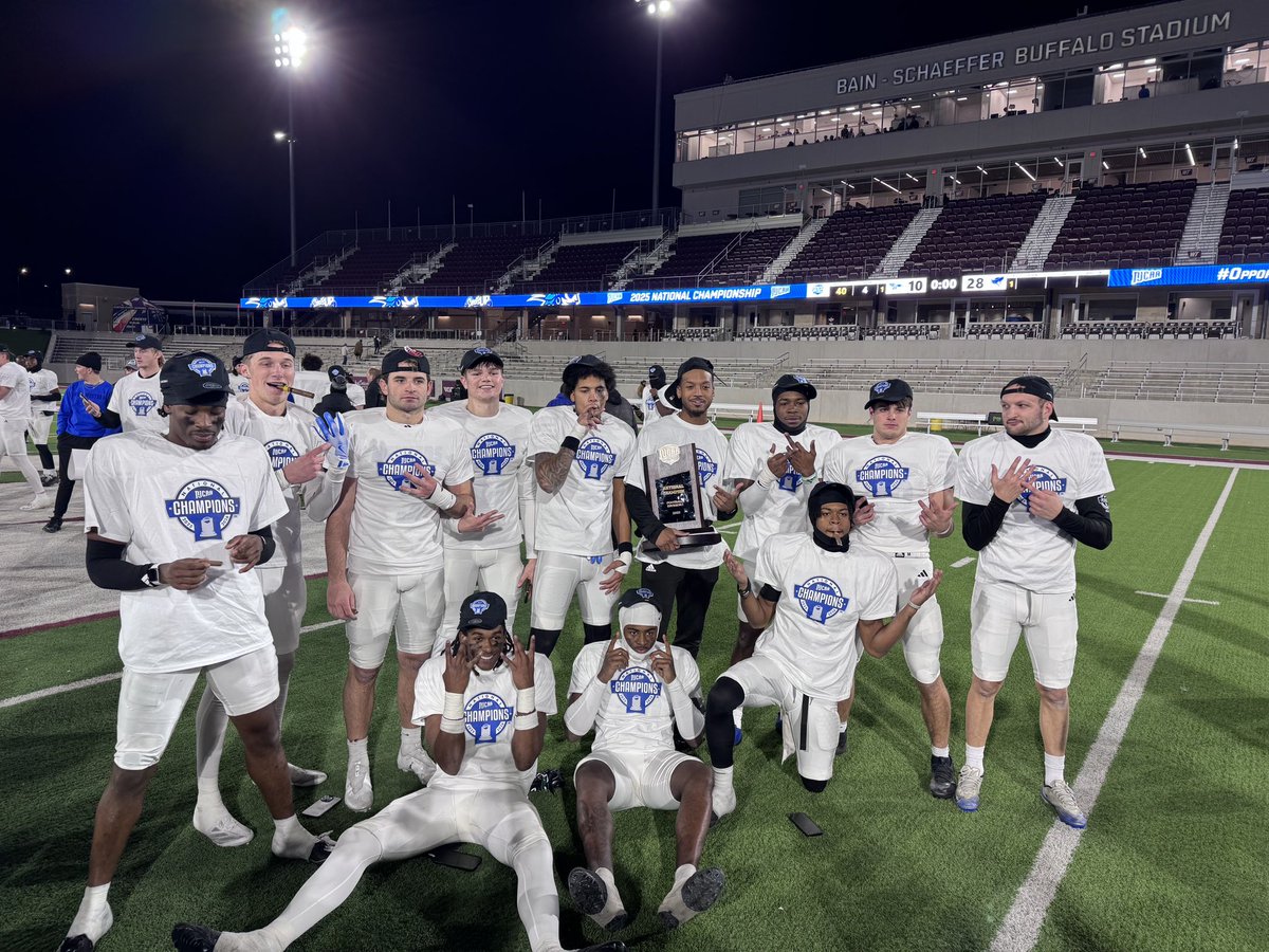 †𝕋𝕚𝕞𝕠𝕥𝕙𝕪 ℝ𝕠𝕓𝕖𝕣𝕤𝕠𝕟 “🏝️” tweet media