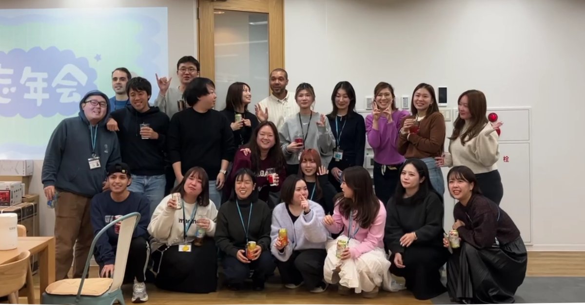 d8aspring's tweet image. 𝗖𝗵𝗲𝗲𝗿𝘀 𝘁𝗼 𝗮𝗻 𝗶𝗻𝗰𝗿𝗲𝗱𝗶𝗯𝗹𝗲 𝘆𝗲𝗮𝗿 𝗮𝘁 𝗱𝗮𝘁𝗮𝗦𝗽𝗿𝗶𝗻𝗴! ✨
Grateful for the teamwork, laughter, and shared moments as we wrap up the year and look ahead to what’s next. 🥂

#dataSpring #YearEndCelebration #TeamWins