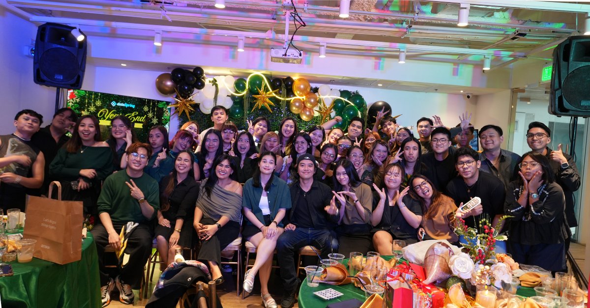 d8aspring's tweet image. 𝗖𝗵𝗲𝗲𝗿𝘀 𝘁𝗼 𝗮𝗻 𝗶𝗻𝗰𝗿𝗲𝗱𝗶𝗯𝗹𝗲 𝘆𝗲𝗮𝗿 𝗮𝘁 𝗱𝗮𝘁𝗮𝗦𝗽𝗿𝗶𝗻𝗴! ✨
Grateful for the teamwork, laughter, and shared moments as we wrap up the year and look ahead to what’s next. 🥂

#dataSpring #YearEndCelebration #TeamWins