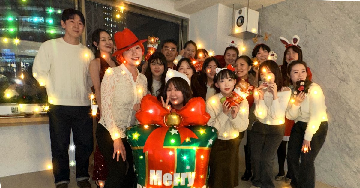 d8aspring's tweet image. 𝗖𝗵𝗲𝗲𝗿𝘀 𝘁𝗼 𝗮𝗻 𝗶𝗻𝗰𝗿𝗲𝗱𝗶𝗯𝗹𝗲 𝘆𝗲𝗮𝗿 𝗮𝘁 𝗱𝗮𝘁𝗮𝗦𝗽𝗿𝗶𝗻𝗴! ✨
Grateful for the teamwork, laughter, and shared moments as we wrap up the year and look ahead to what’s next. 🥂

#dataSpring #YearEndCelebration #TeamWins