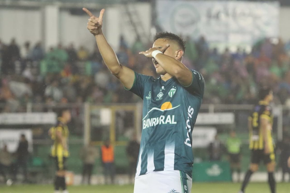Estos dos se tienen que ir pero YA de la Liga Nacional. Rudy Muñoz y Oscar Santis en el 2026 deben estar lejos de Guatemala. 🔥🇬🇹⚽️💎