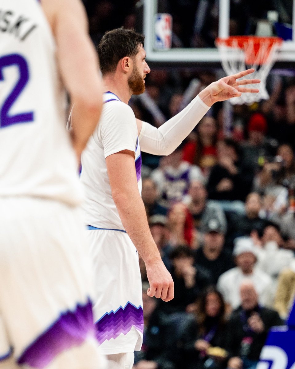 six guys in double figures 👀