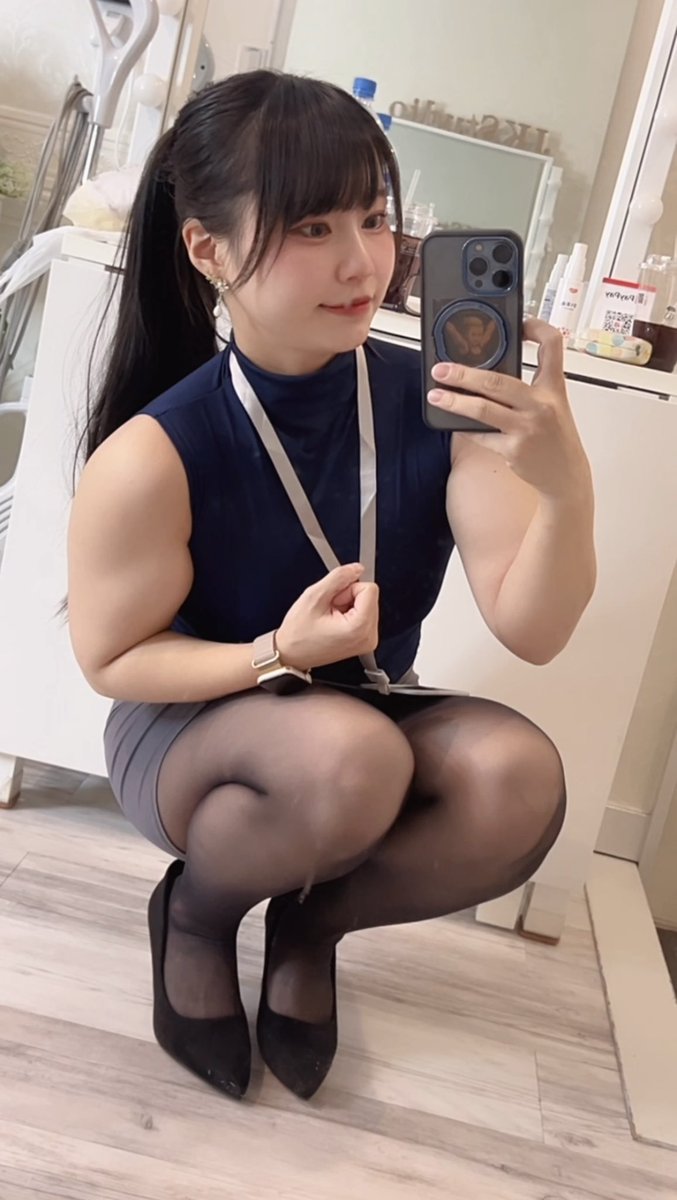 この前あげたOLのコスプレが記事になってました！👩‍💼💻
みんながいいねたくさんしてくれたおかげやね！🍬