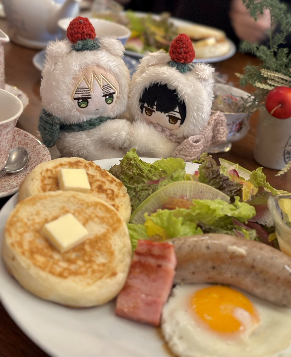 haruno_Lemon's tweet photo. 24さんとタイニートリアさんで念願のクランペットランチしてきました🍽️
追加でデザートまで食べた。幸せ。 https://t.co/JfIzUAbvdu