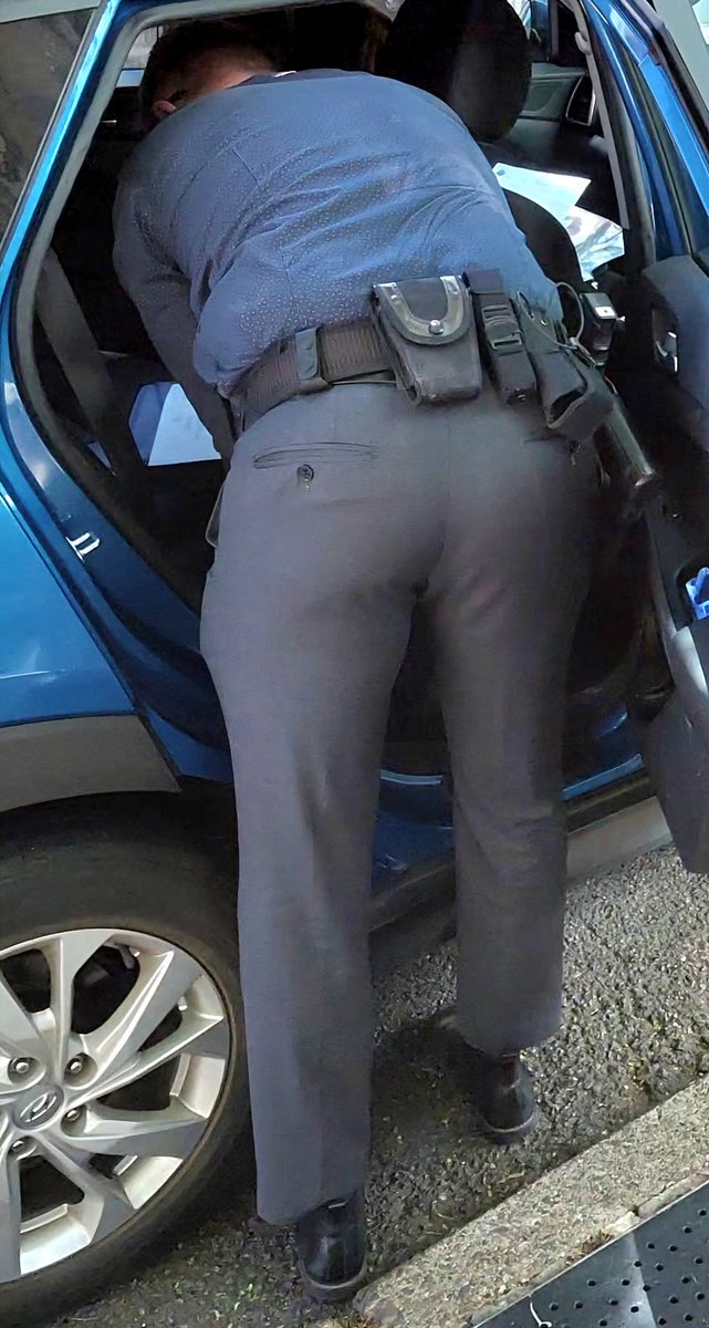 Meninsuits_Aust's tweet photo. Cop Butt. #gay #gayuniforms #menatplay #uniform #meninuniforms https://t.co/dXLLv3R7Zs