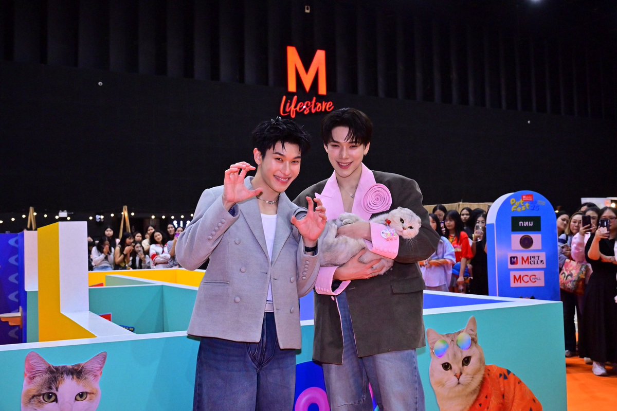 Hello98_th's tweet image. ต้าห์อู๋–ออฟโรด  3สาว BNK48 วาวา –แพรว– เกรฟ
ร่วมเปิดอาณาจักรสัตว์เลี้ยงสุดคิวท์ ใน“THE MALL LIFESTORE BANGKAPI PET FEST 2025”

🔗facebook.com/share/p/14T93Y…

#TheMallLifeStorePetFest
#TheMallLifeStoreBangkapi  #TheMallGroup 
#DaouOffroad #BNK48 #GrapeBNK48  #PraewBNK48 
#WawaBNK48