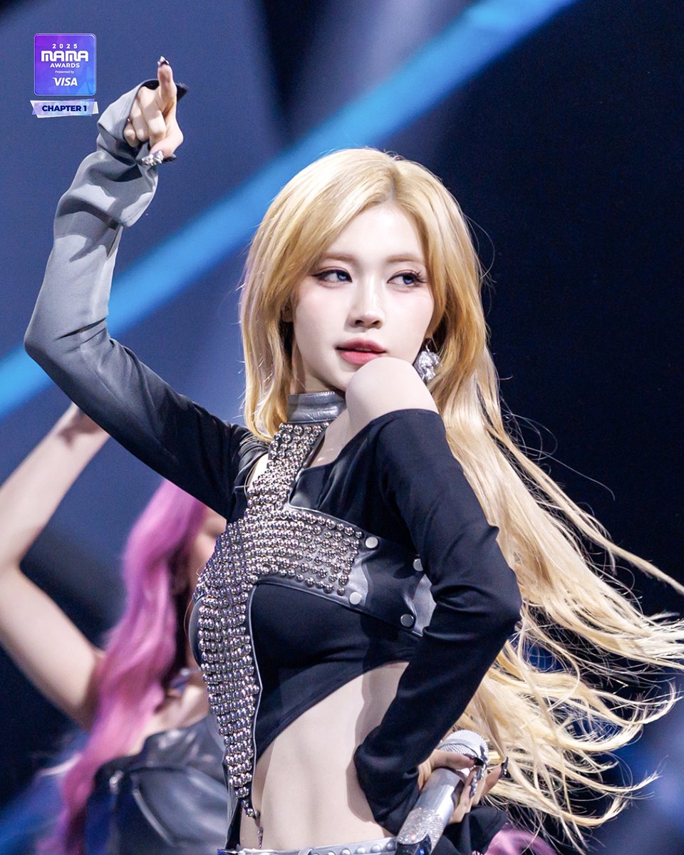 MnetMAMA's tweet photo. [#2025MAMA] MONSTER's NIGHT LIVE 📷

🎙️BABYMONSTER

HEAR MY ROAR, UH-HEUNG
2025 MAMA AWARDS

#MAMAAWARDS #2025MAMAAWARDS https://t.co/cXaX7RCI7R