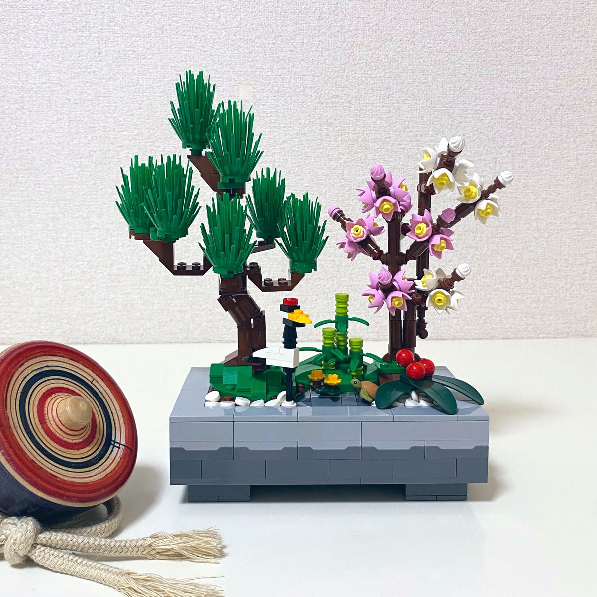 sunny8run's tweet photo. レゴブロックで正月飾り盆栽を作ってみました🎍

#LEGO #BONSAITREE https://t.co/VgLipyf7lw