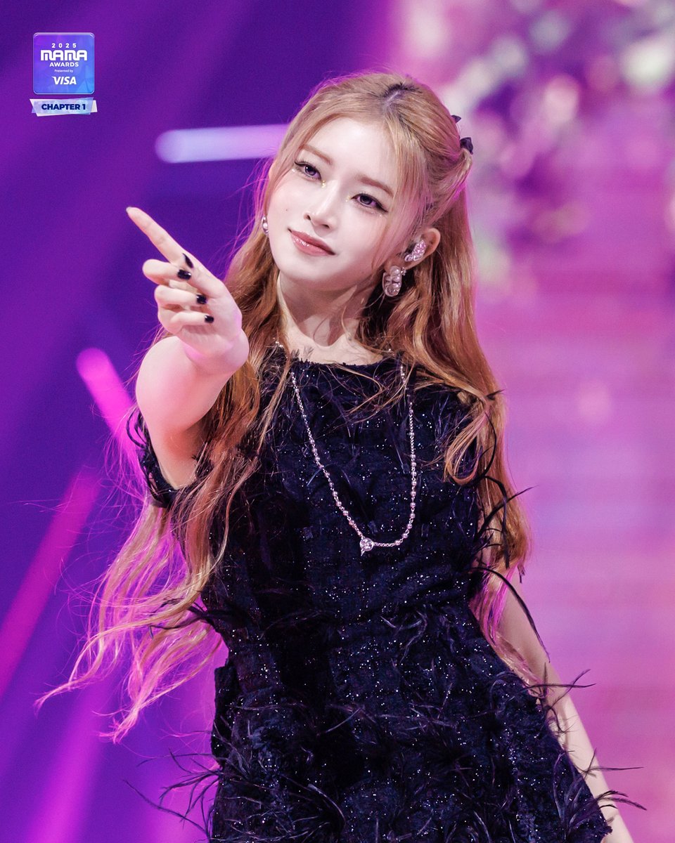 MnetMAMA's tweet photo. [#2025MAMA] revIVE me 📷

🎙️IVE

HEAR MY ROAR, UH-HEUNG
2025 MAMA AWARDS

#MAMAAWARDS #2025MAMAAWARDS https://t.co/314B48Koh2