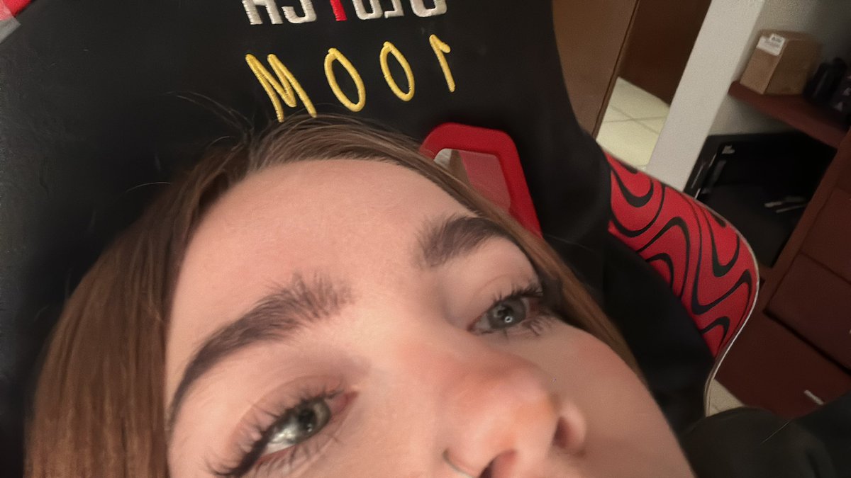 noche tranquila en kick hoy :D 

kick.com/welchelas