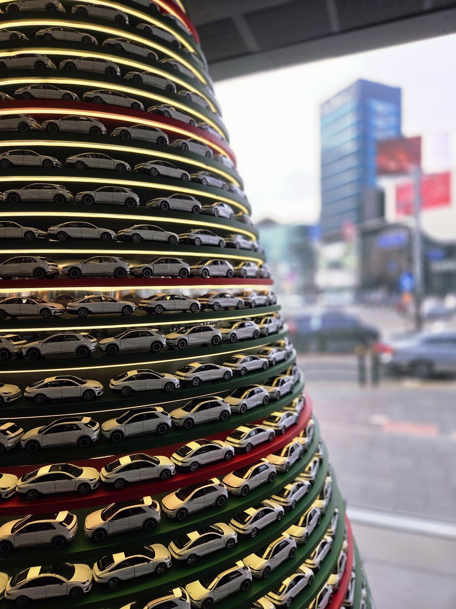 이런 트리는 첨 보네요 ㅎㅎㅎ
메리 크리스마스~🎄