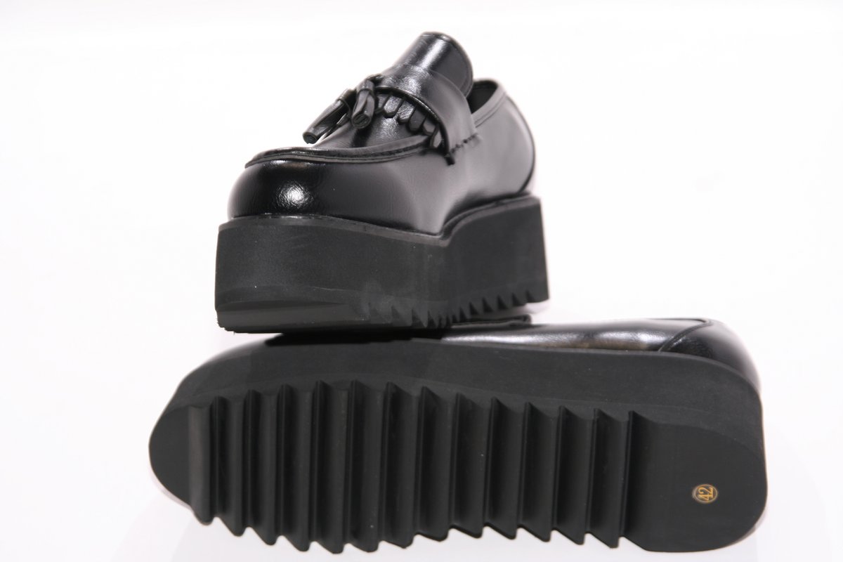 大きい靴の専門店 シューズ テン (@shoesten2) / Posts / X