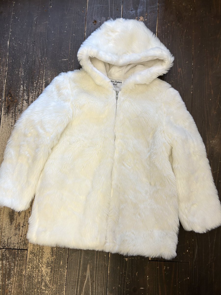 真っ白なファージャケット🤍 MADE IN USA🇺🇸 裏地はキルティングに