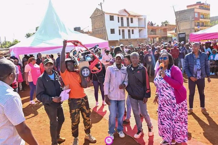 NGAAF_KE's tweet photo. @NGAAF_KE rolled out its empowerment program in Cianda Ward, Kiambaa Constituency, under our patron Hon.Anne Muratha.Empowerment cheques and community infrastructure support were issued to strengthen livelihoods and promote self-reliance.
#NGAAFIMPACT #EconomicGrowth https://t.co/DmmnqDfRWy