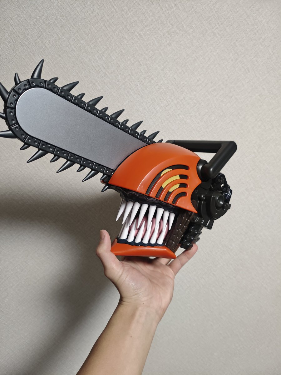 チェンソーマンの頭 チェンソーマンの頭届いて神