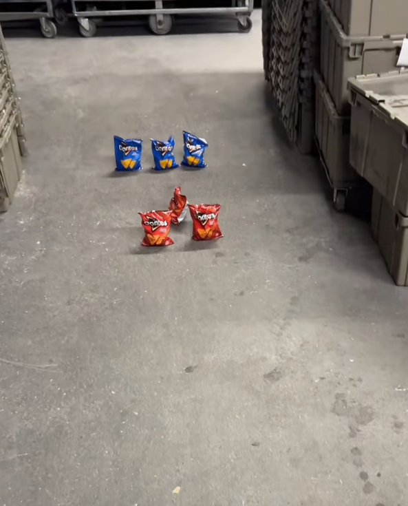 shitpost_2077's tweet image. 