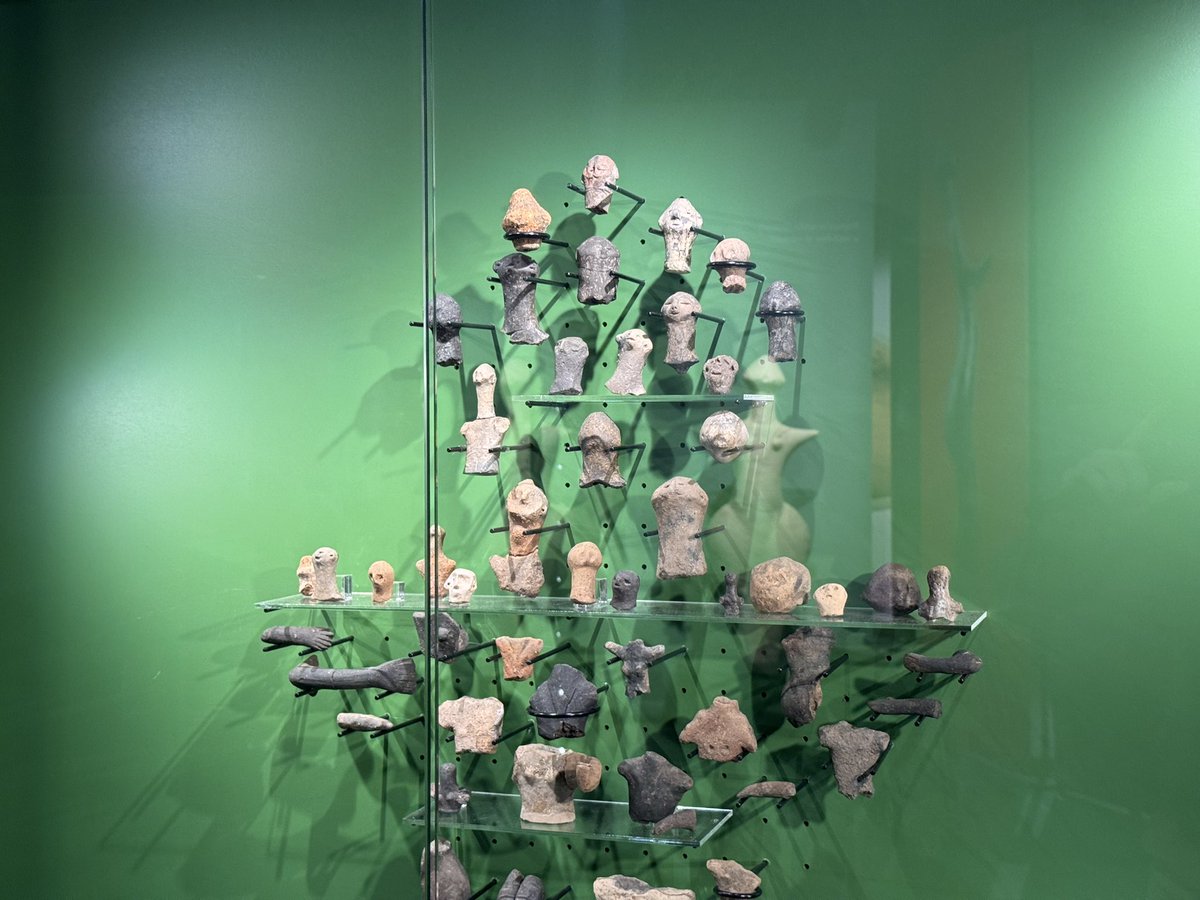 Mýtus Velké Bohyně. Moravské zemské muzeum v Brně představuje ne 1, ale 10 sošek venuší z období neolitu před 5 000 lety. Výstava navazuje na úspěšnou oslavnou expozici Venuše100, která odkazuje na letošní sté výročí od nalezení Věstonické Venuše. Sbírka je k vidění do 11/26.