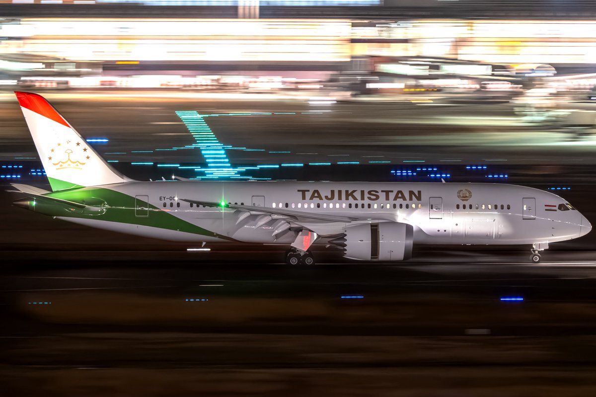 Tajikistan Government Boeing B787-8 / EY-001 CA+JAD関連で飛来しま