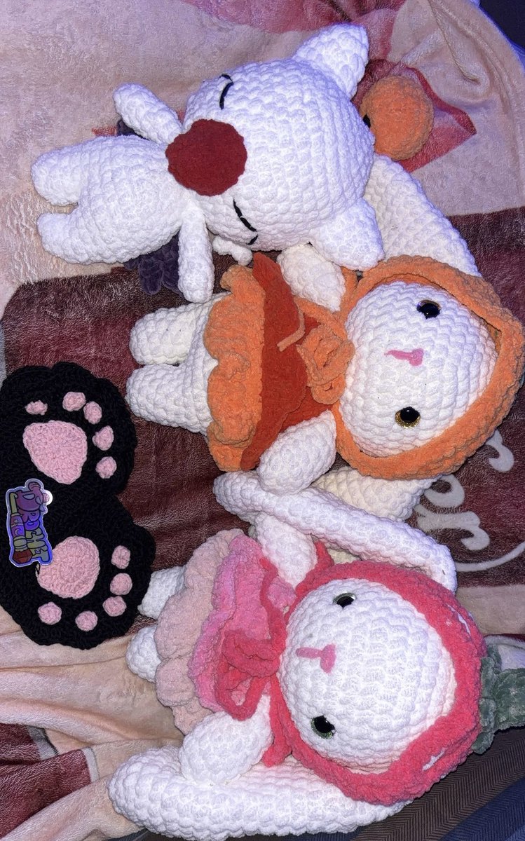 Stream is done and I’m crying! 
Never when I started streaming did I think I’d meet so many amazing people. Here is my Christmas haul from one of my best friends and she’s also my Kami Oshi!! <a href="/DreauxLo/">Dreaux</a> please go support her and comm her for #drochet work!