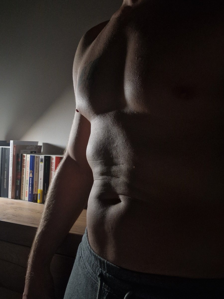 reflet666666666's tweet image. Coucou ici
Bien envie de rester au chaud dans cette lumière tamisée . Pas le choix d activer. 
Plein de courage pour la dernière 😊☕️(Ps: si tu as un peu de courage je suis preneur 😈)