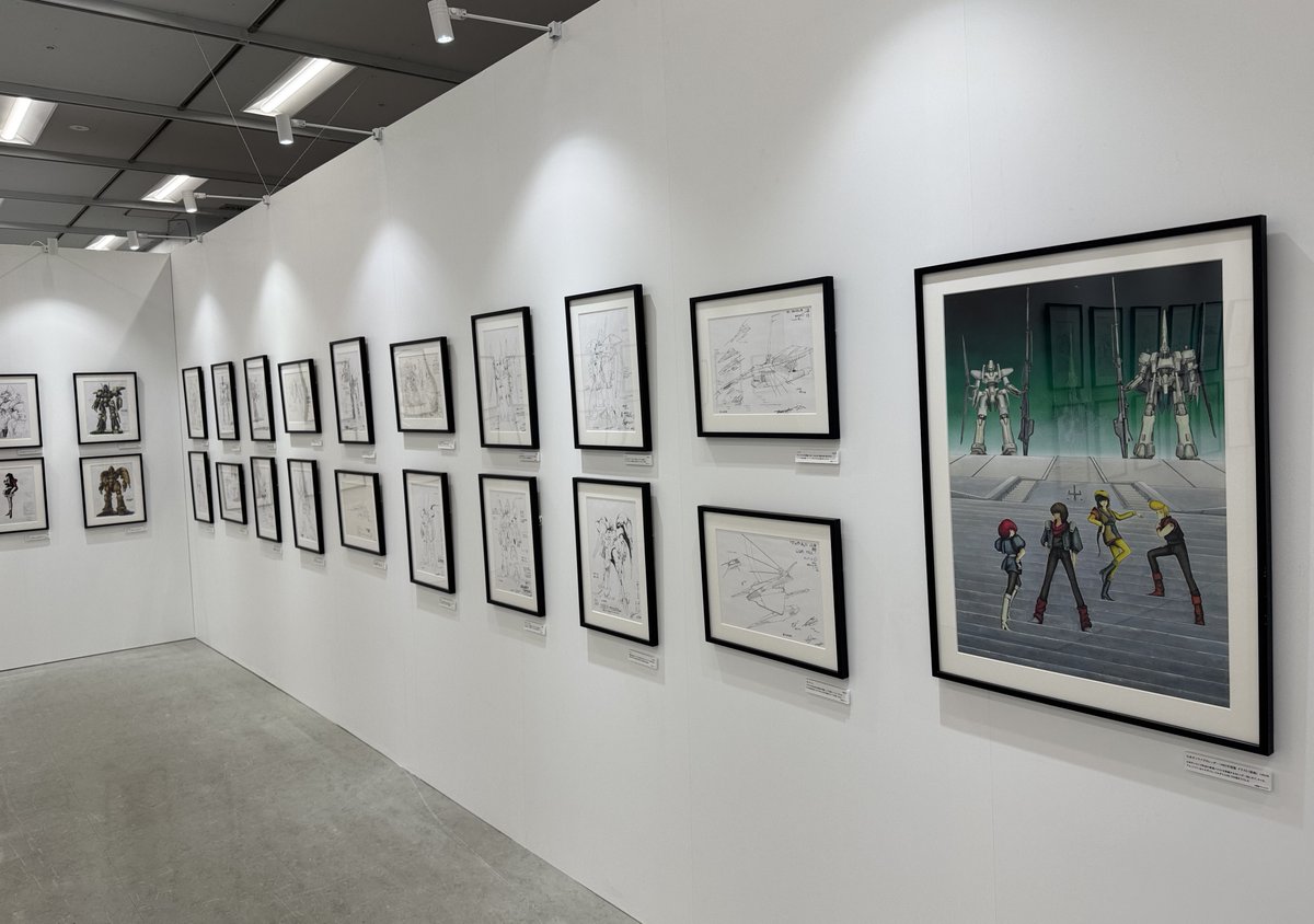 LGAIM_Official's tweet image. ★「DESIGNS #永野護デザイン展」開催中★

#エルガイム キャラクター＆メカデザインの #永野護 氏の展覧会が、本日より池袋サンシャインシティにて開催✨

本会場では期間限定発売中のエルガイムBlu-ray BOX用に描き下ろされたイラストが特大スペシャル仕様にて展示💫
ぜひ会場でお確かめください！