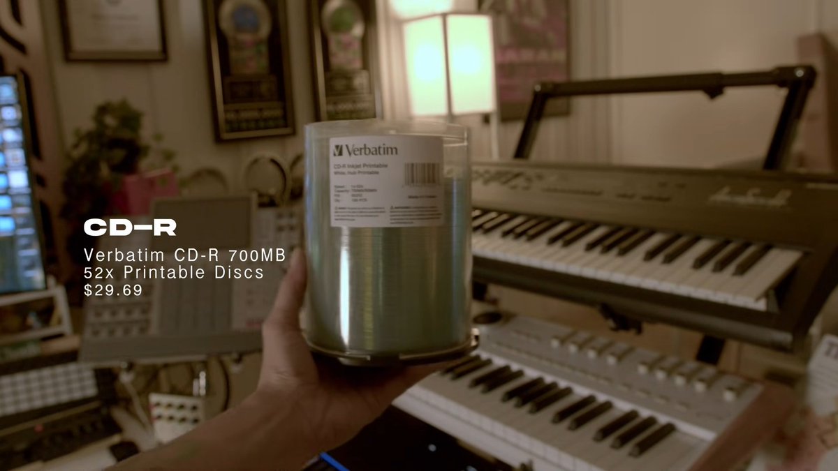 y0kotetsu's tweet image. 「インディー・アーティストのためのCD手作りガイド～2026年にCDを手売りする？」ジャケットを刷って自分で切るところとかQRコードの作り方までかなり細かいとこまで紹介してて面白かった。来年は手作りCDが来る
youtube.com/watch?v=kzyWo6…