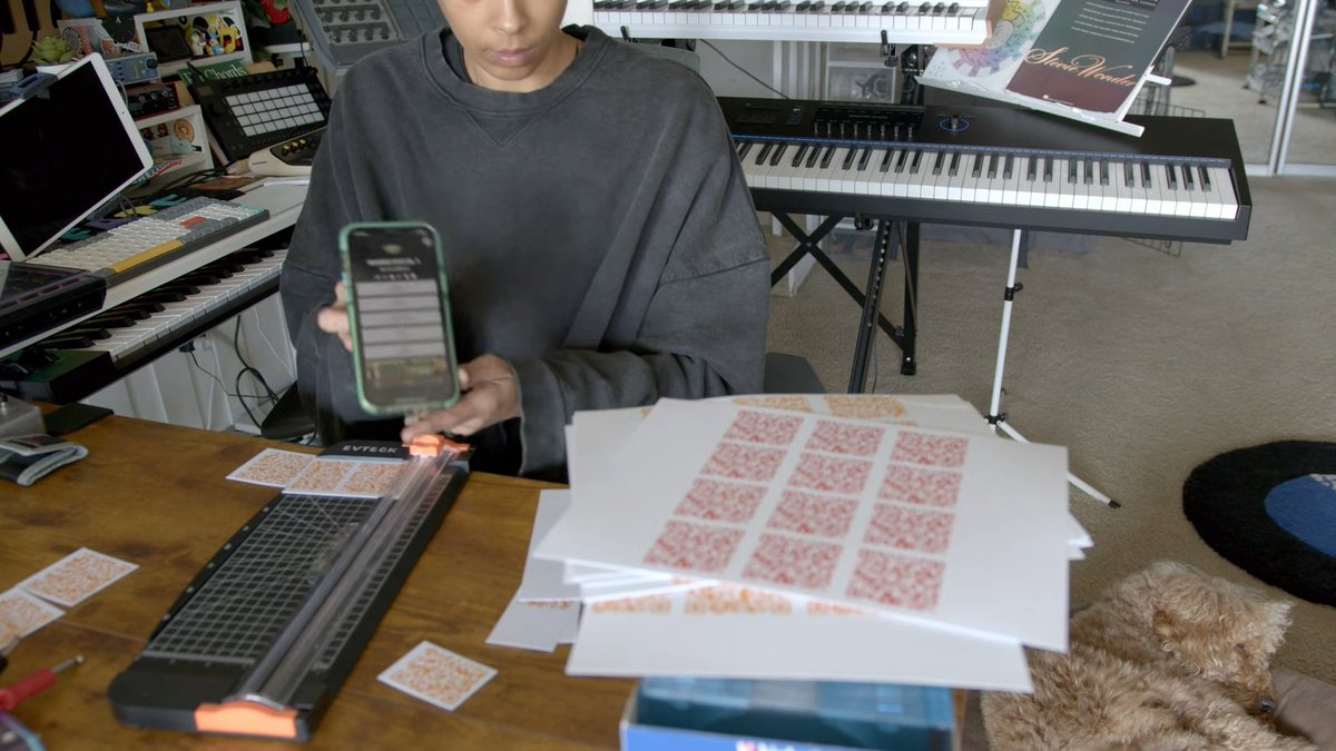 y0kotetsu's tweet image. 「インディー・アーティストのためのCD手作りガイド～2026年にCDを手売りする？」ジャケットを刷って自分で切るところとかQRコードの作り方までかなり細かいとこまで紹介してて面白かった。来年は手作りCDが来る
youtube.com/watch?v=kzyWo6…