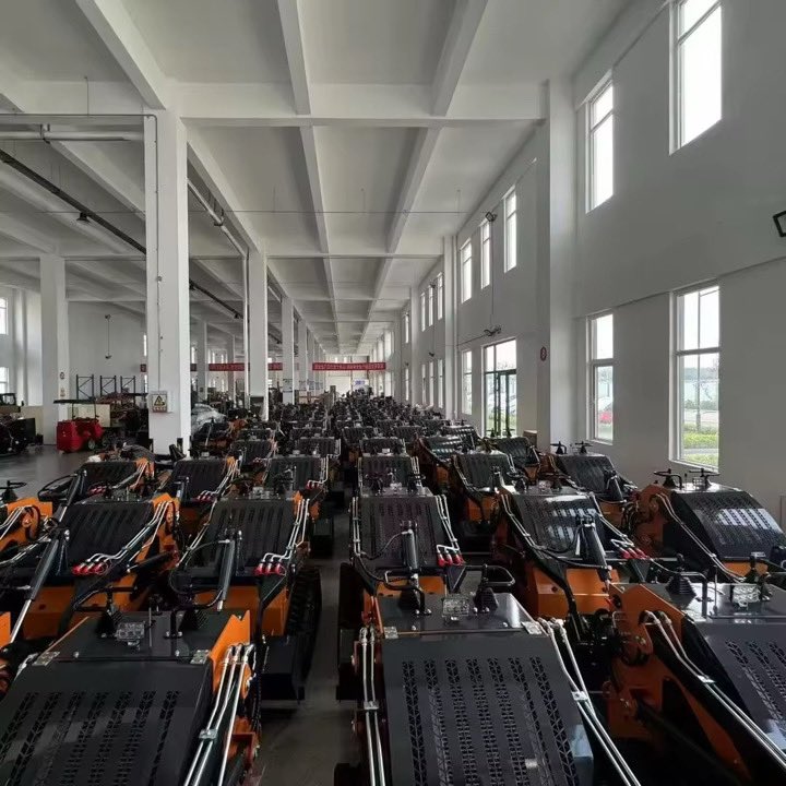 HeavyKenMachine's tweet image. Small Skid Steer Loader Source Factory  
Manufacturer direct shipping, full range of models, supports OEM/ODM customization.
WhatsApp：+86 188 6569 5395
#FarmHelper
#MiniSkidSteer #ConstructionEquipment
#SkidSteerLoader #EfficientLoading