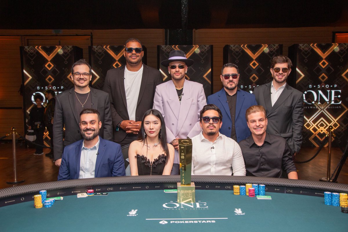 E isso foi no intervalo, tá? O homem tá na mesa final do 100K Super High Roller, pagando 1 milhão para o campeão! 

Ao vivo: youtube.com/@bsopoficial