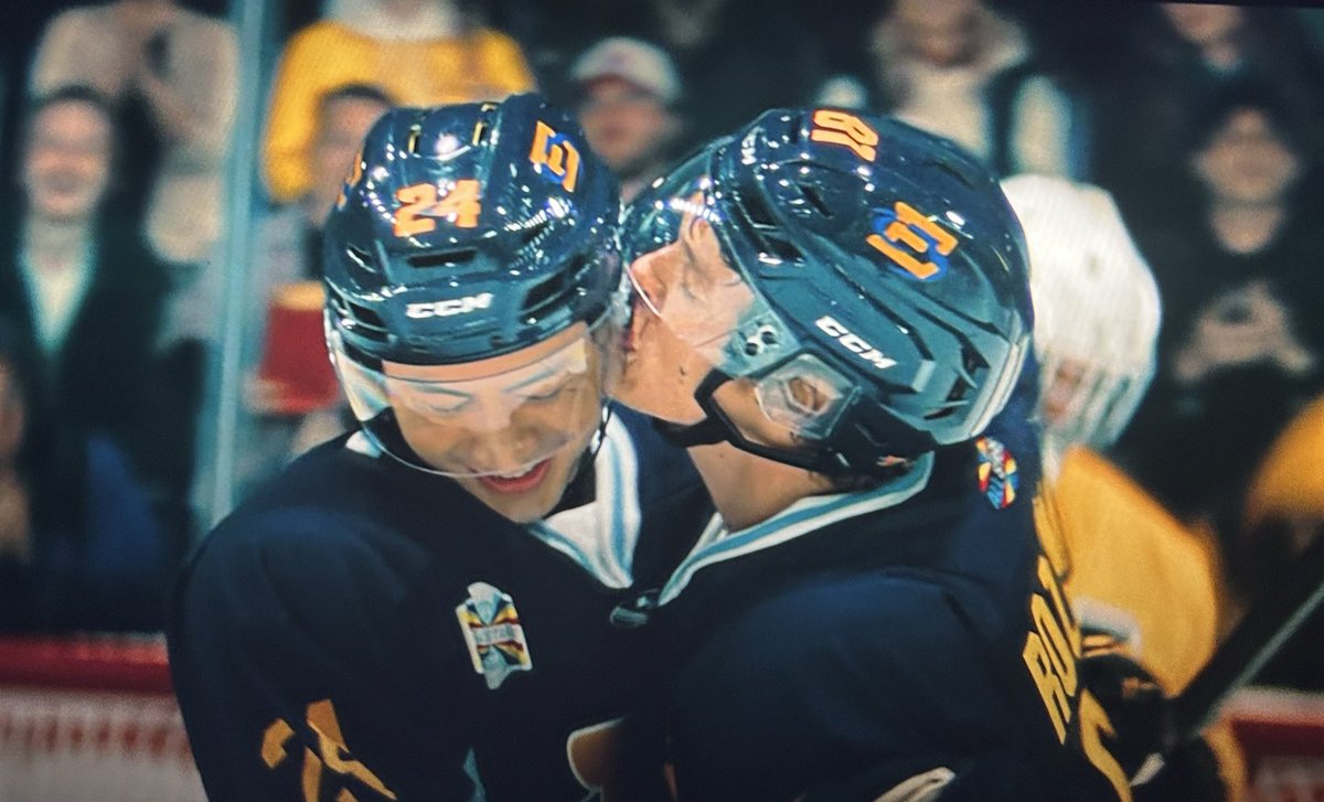 HOLLANOV CHEEK KISS