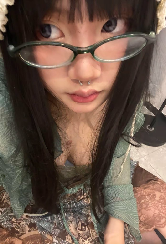 bbbliugou's tweet photo. 主播在大理没爱做 https://t.co/iEEeclUwrt