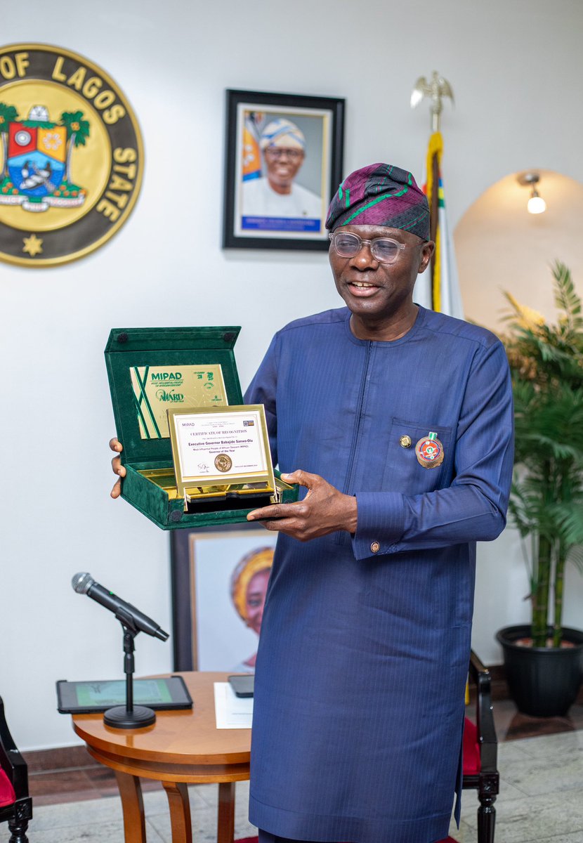 Most Influential 100 tweet media