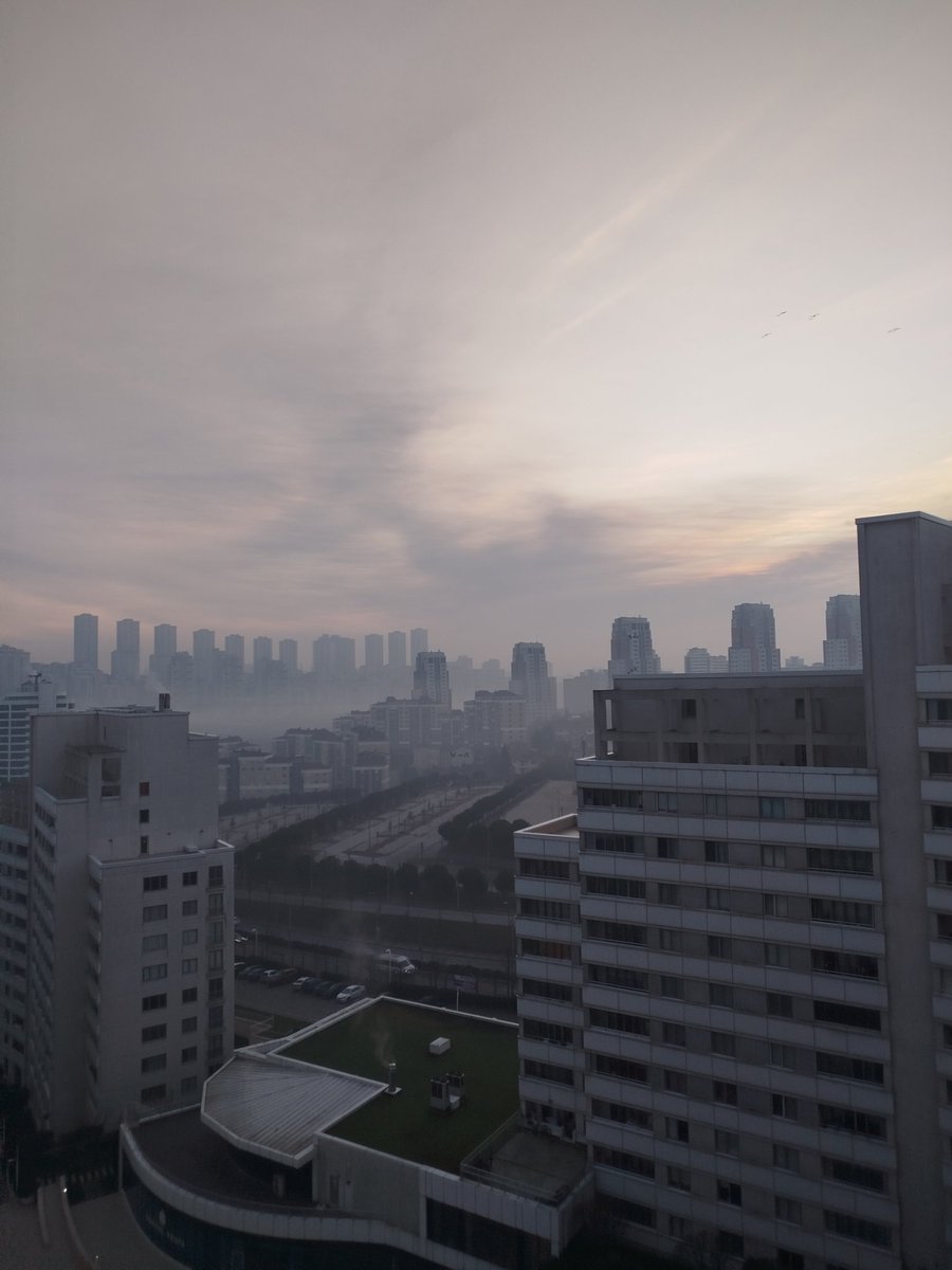 Havalar nasıl olursa olsun sizin havanız yerinde olsun.
Günaydın