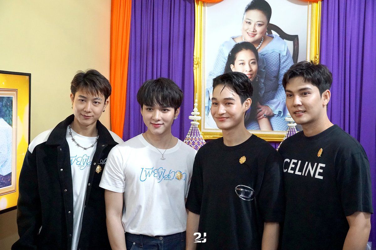 2jsupport_house's tweet photo. [🦁✨] 251217 2J @ Red Cross Fair 2568 (7)

#เพียงนาวา #Lovermerman 
#2JLionPink #ฝูงสิงโตของ2J 
#2jkhunchalach #งานกาชาด2568
@2Jkhunchalach @dew_jrm @lasan_khan @poonakk_s https://t.co/nNgVsoFumH