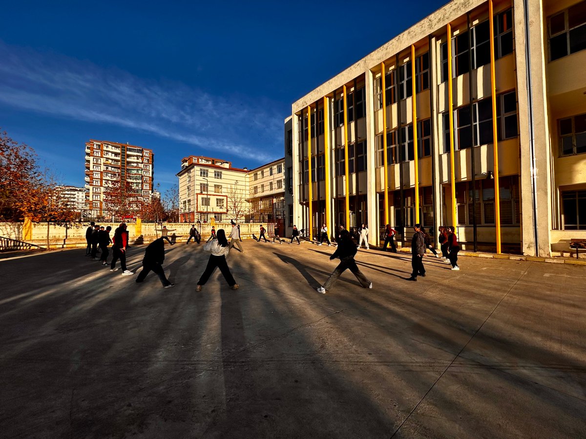 Okulumuzda sabah sporuyla derslere başlıyoruz. Spor sağlıktır <a href="/Diyarbakirmem/">Diyarbakır İl Millî Eğitim Müdürlüğü</a> <a href="/kayapinarmem/">Kayapınar İlçe Millî Eğitim Müdürlüğü</a> <a href="/Kayahansubasi/">Kayahan Subaşı</a>