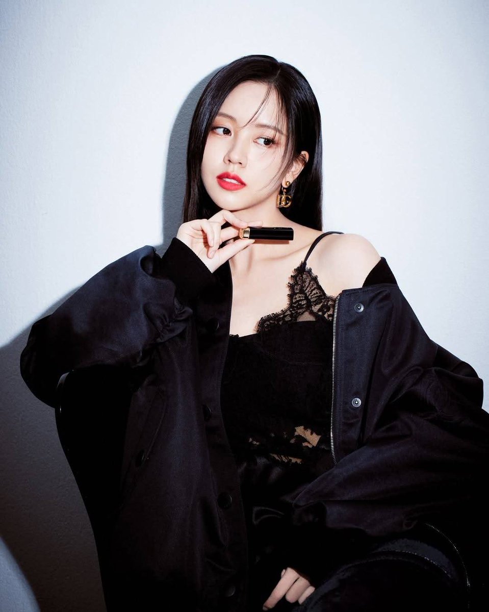 [ 20.11.25 ] | wow_kimsohyun | IG Update (1)

| #SSOStagram |  [ 💬 ] Trans…

“💄”
@.DolceGabbana_Beauty
#DGBeauty
#DGMakeup
#DGHoliday

🔗 instagram.com/p/DSbmLVTElPZ/…

#คิมโซฮยอน #김소현 #KimSoHyun  
#金所泫  #キムソヒョン