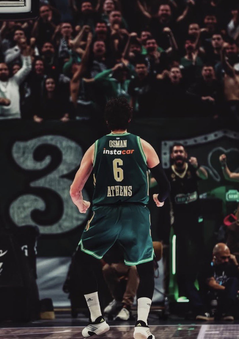 Ναι,αλλά έκανε καμία πάσα χτες ή ήταν πάλι στην κοσμάρα του; 

#paobc