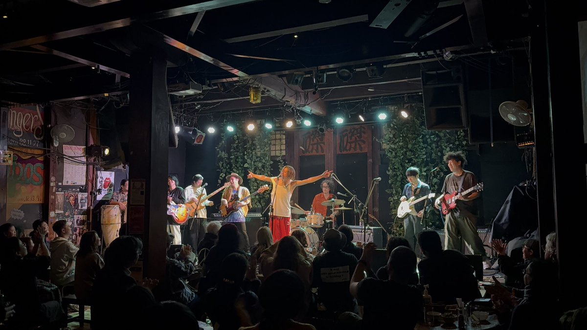 THE HillAndon presents
『ODORAN？』@磔磔
ありがとうございましたー！
最高の夜でした🍻🍻

#Sniff #THEHillAndon #磔磔