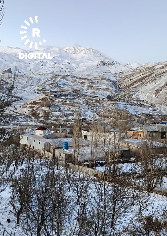 مشاهد من صباح اليوم في قضاء حاجي عمران في أربيل بعد شروق الشمس، حيث بدت السماء صافية واكتست المنطقة بالرداء الأبيض مع تساقط الثلوج. الصور مرسلة لرووداو من أرياد بولي 